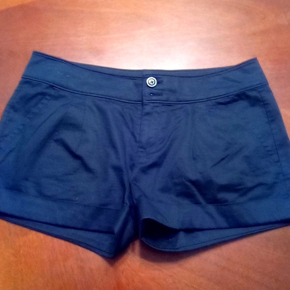 DELIAS SHORT